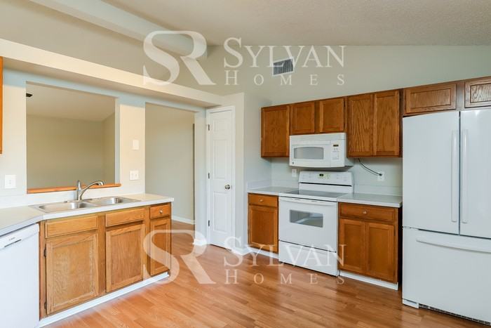 2779 Rochford Ln E - Photo 5 of 15