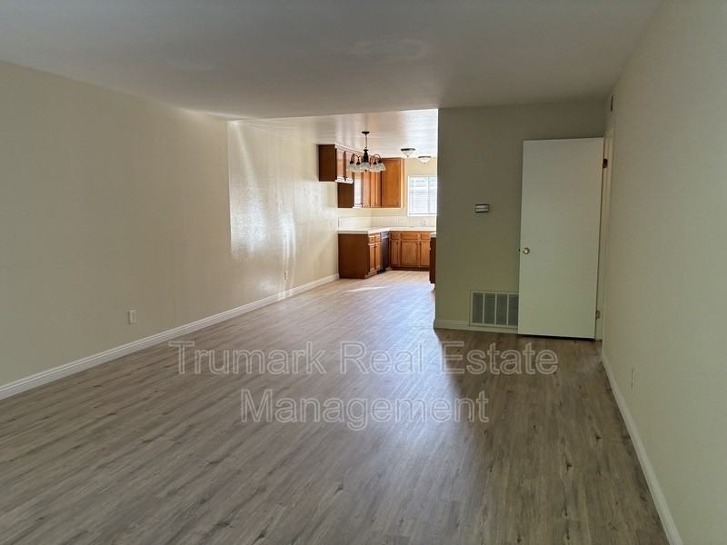 2421 Montrose Ave #201 - Photo 2 of 6