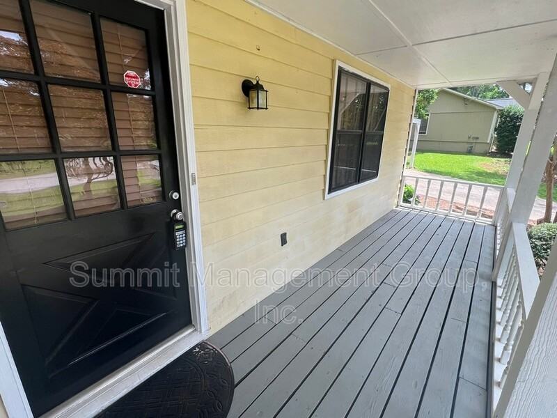 916 Curry Cir Se - Photo 3 of 39