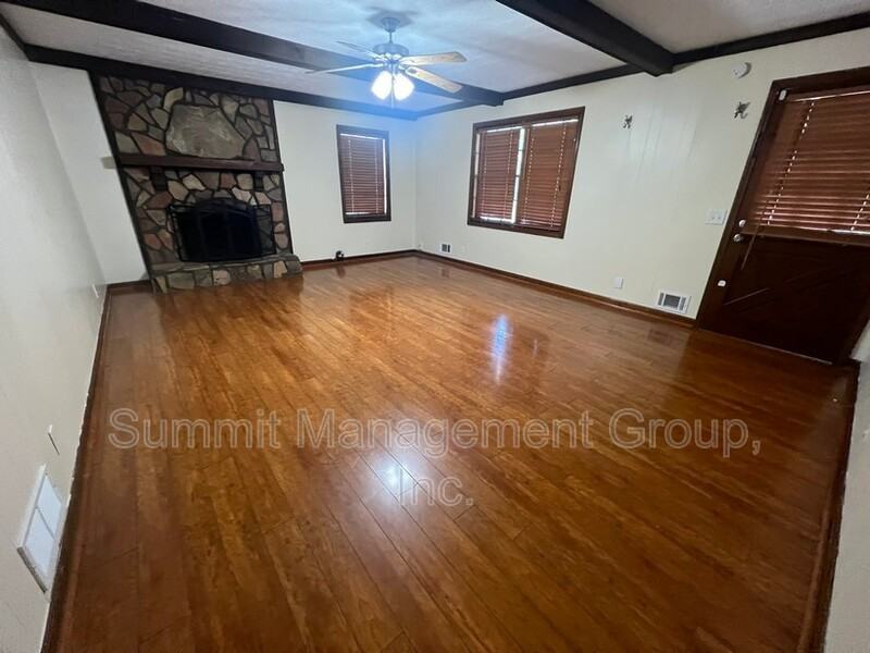 916 Curry Cir Se - Photo 4 of 39