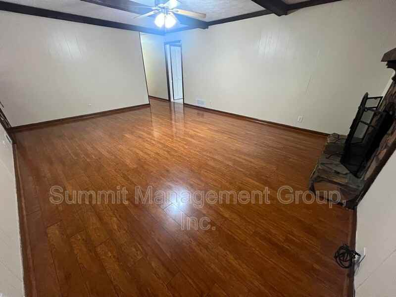 916 Curry Cir Se - Photo 5 of 39