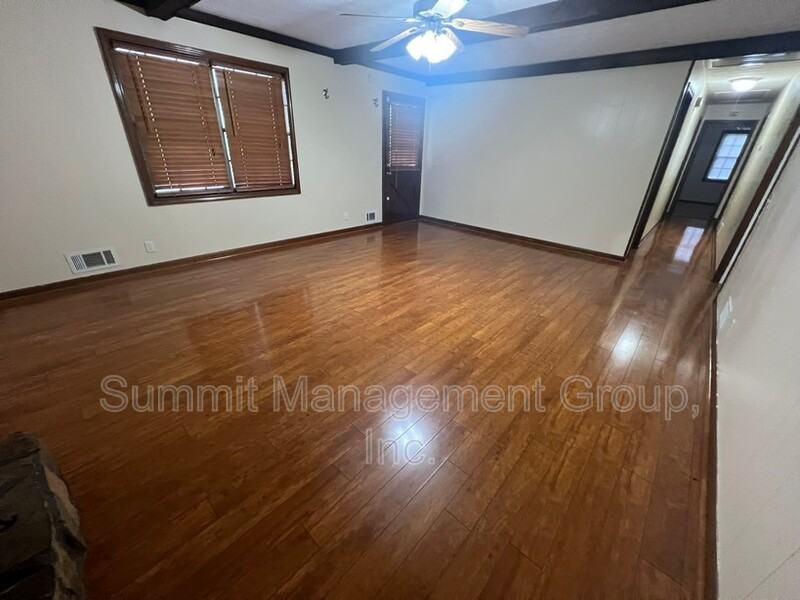 916 Curry Cir Se - Photo 6 of 39