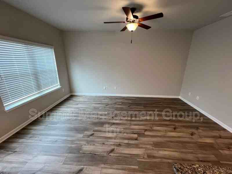 130 Skipjack Ct - Photo 5 of 37