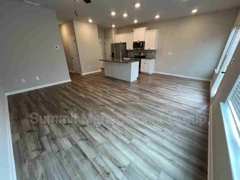 130 Skipjack Ct - Photo 7 of 37