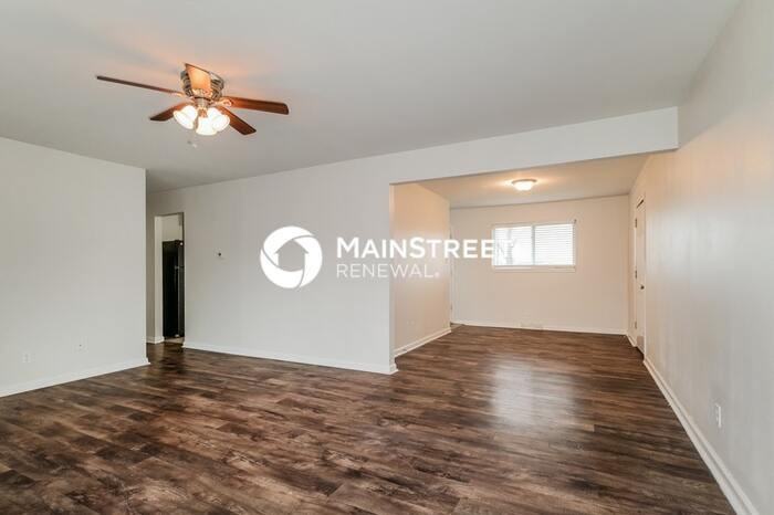 1540 Charlotte Dr - Photo 5 of 17