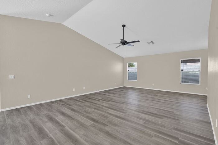 17161 W Port Royale Ln - Photo 7 of 29