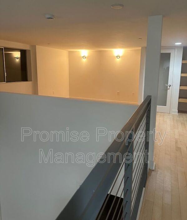 12837 Moorpark St #PH7 - Photo 6 of 35