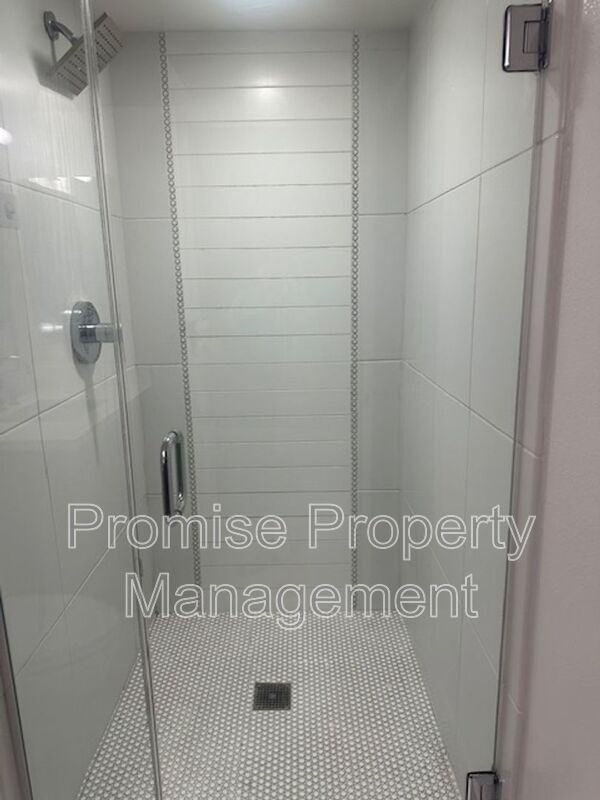 12837 Moorpark St #PH7 - Photo 7 of 35