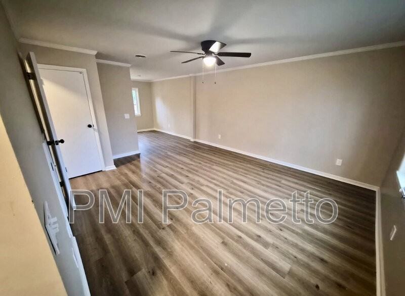 1244 Grove Park Ln - Photo 3 of 8