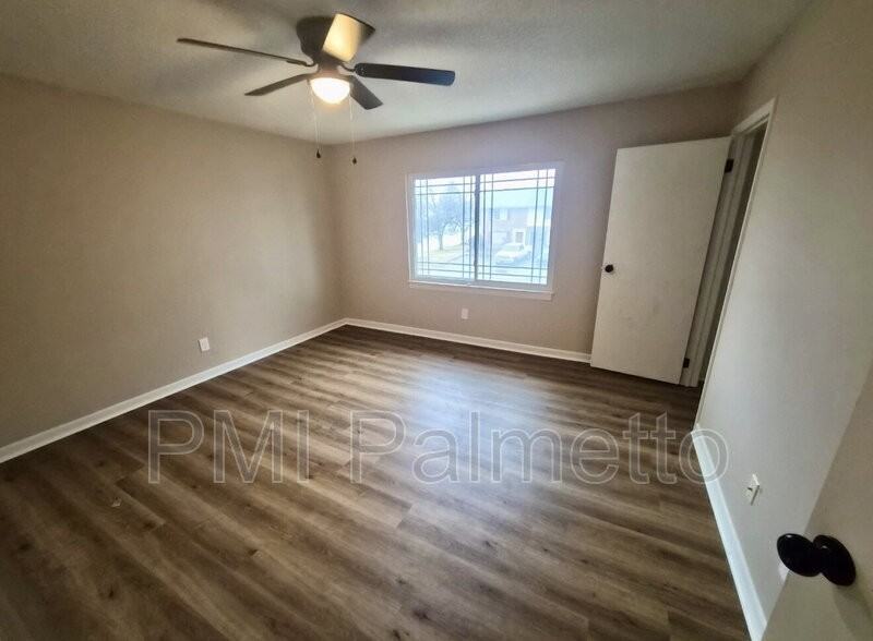 1244 Grove Park Ln - Photo 6 of 8