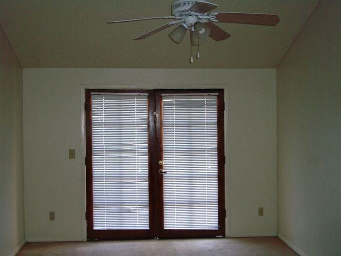 1017 N 6th Ave - Photo 4 of 13