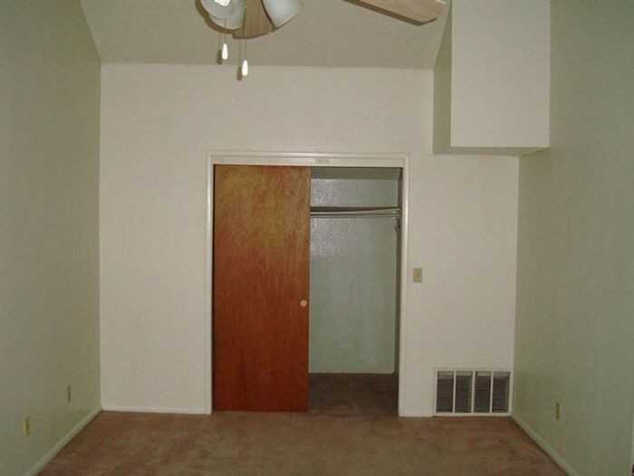 1017 N 6th Ave - Photo 5 of 13