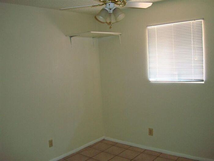 1017 N 6th Ave - Photo 6 of 13