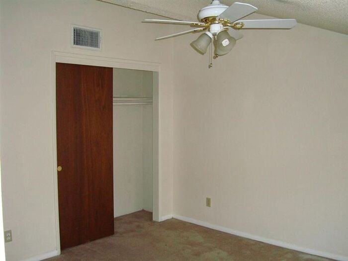 1017 N 6th Ave - Photo 7 of 13