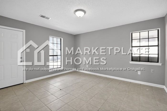 5826 Laurie Dr - Photo 6 of 25