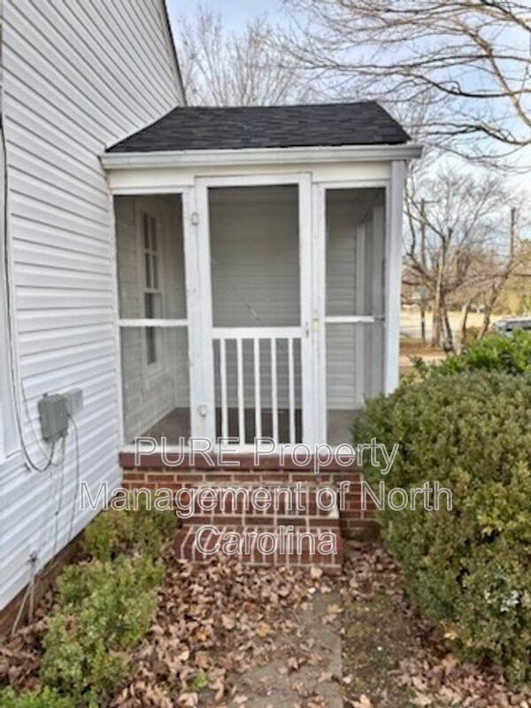 1402 S Main St - Photo 2 of 7