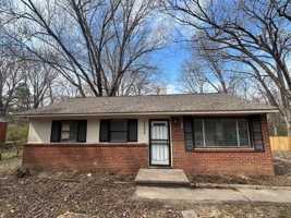 featured image of 3205 Madewell St