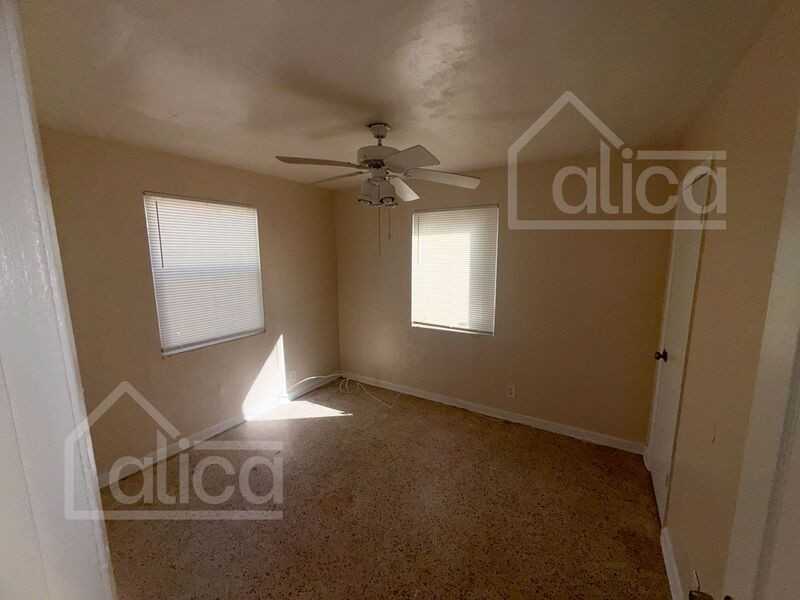 625 8th St #1 - Photo 5 of 10