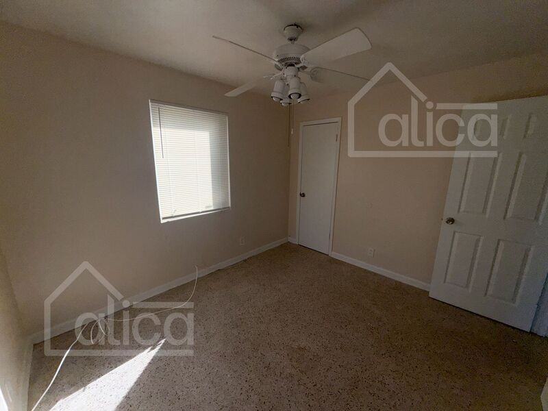 625 8th St #1 - Photo 6 of 10