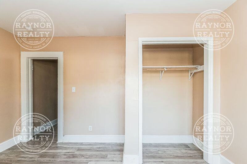 641 Kenwood St #641B - Photo 5 of 17