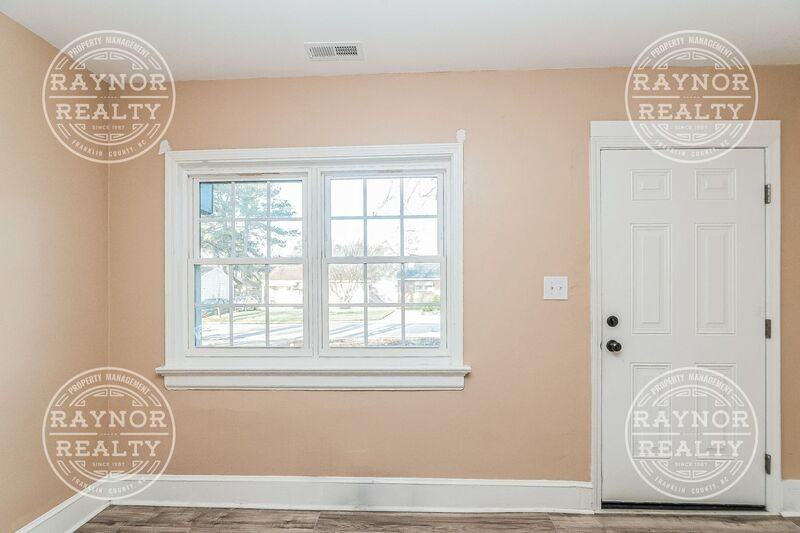 641 Kenwood St #641B - Photo 6 of 17