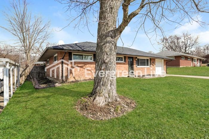 4415 Kitridge Rd - Photo 2 of 15