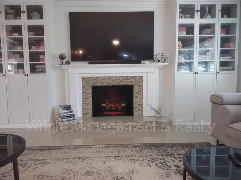 2754 Renatta Dr - Photo 5 of 22