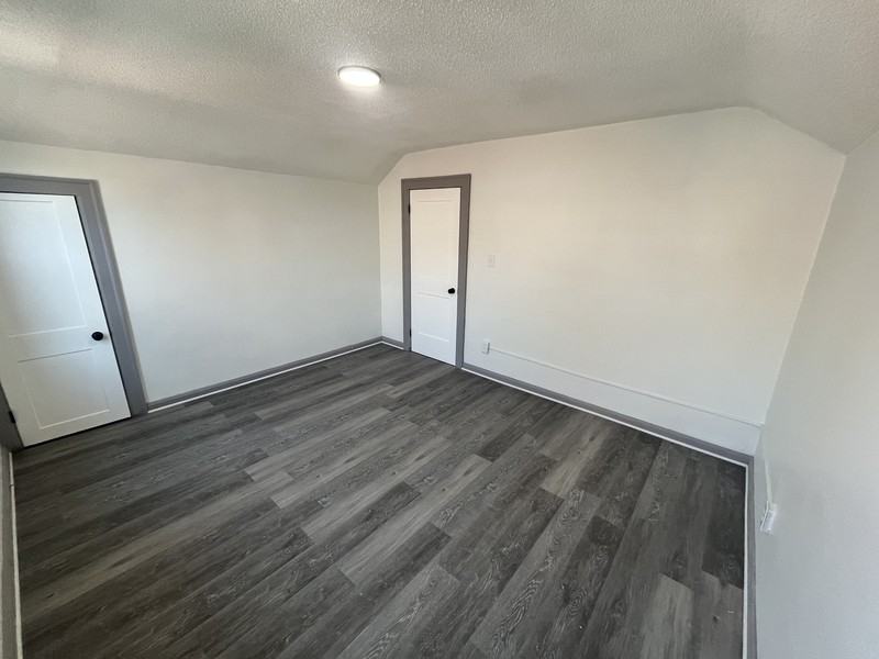 9142 Yorkshire Rd - Photo 5 of 12