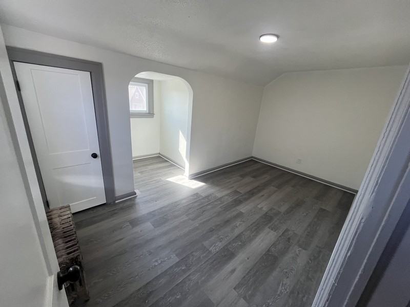 9142 Yorkshire Rd - Photo 7 of 12