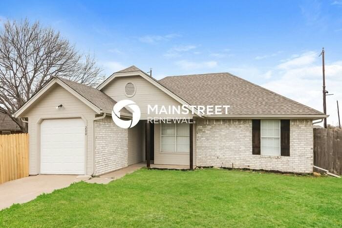 200 Brook Cir - Photo 2 of 17