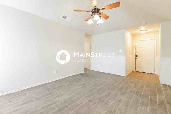 200 Brook Cir - Photo 7 of 17