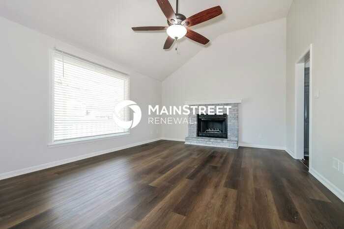 1701 Park Ln - Photo 2 of 21