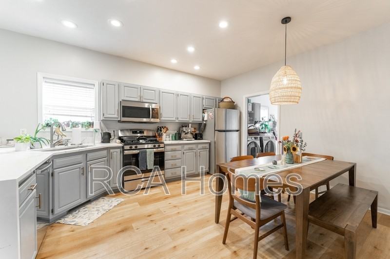 2322 N Talbott St - Photo 3 of 17