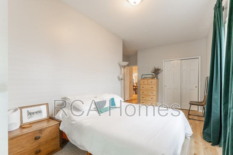 2322 N Talbott St - Photo 4 of 17