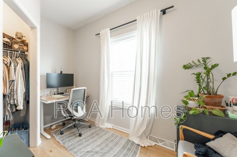 2322 N Talbott St - Photo 6 of 17