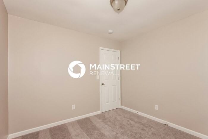 2316 Torrington Ln - Photo 6 of 17