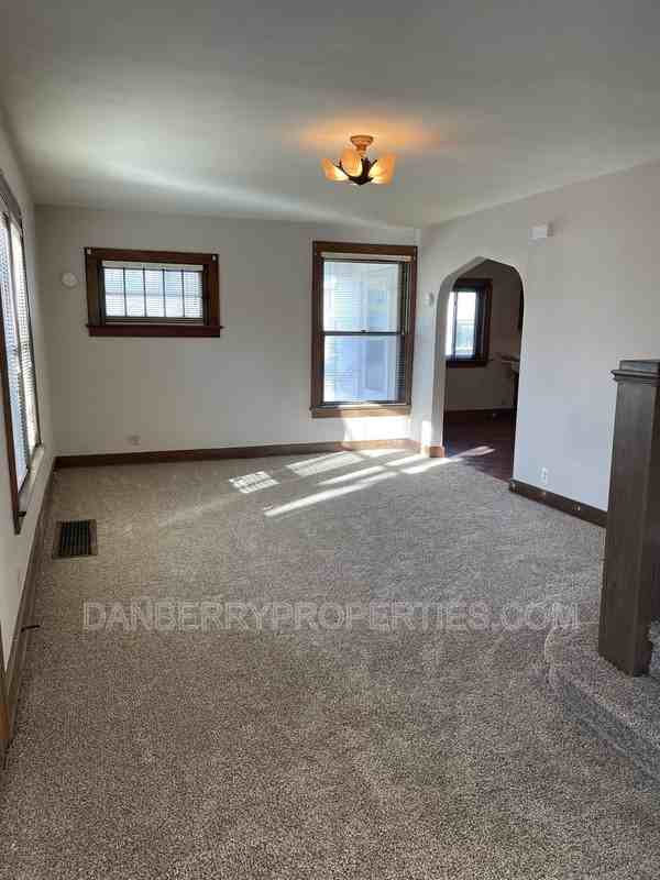 606 South St - Photo 6 of 26