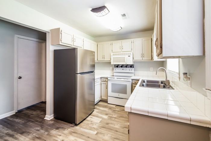 614 Beauregard Rd - Photo 5 of 10