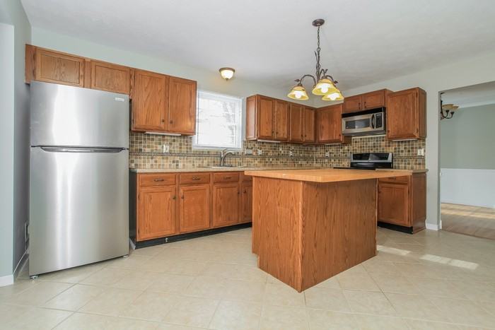 300 Mulberry Meadows Ct - Photo 4 of 10