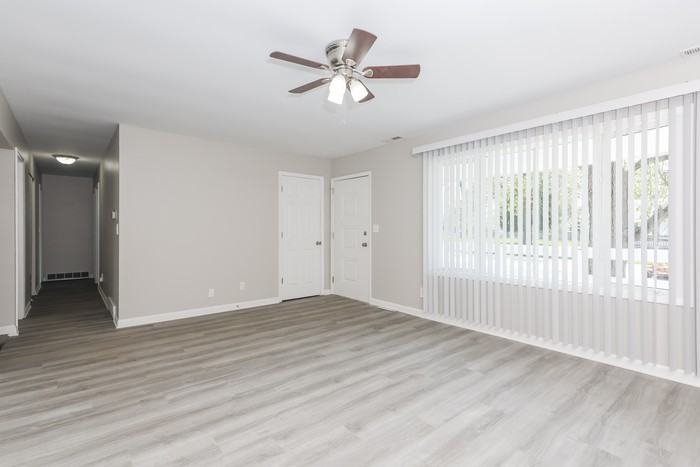 138 Montgomery Ave - Photo 3 of 11