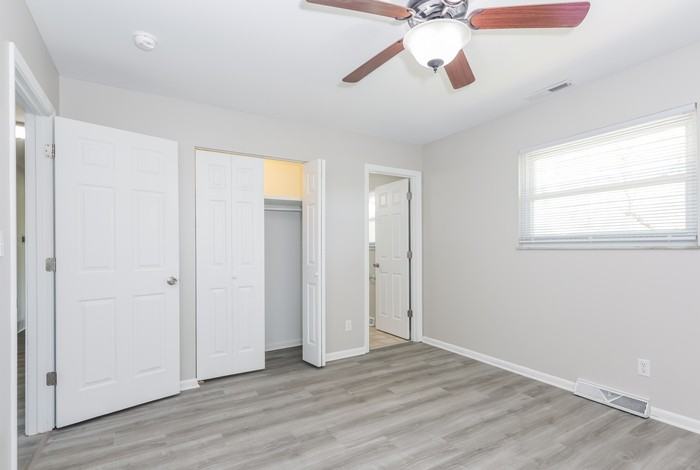 138 Montgomery Ave - Photo 6 of 11