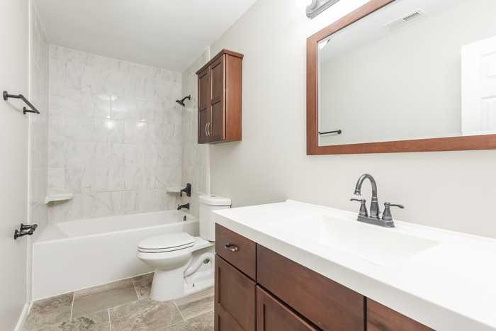 138 Montgomery Ave - Photo 7 of 11