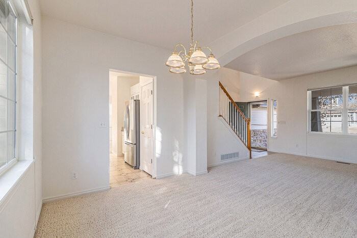 113 Overland Ct - Photo 4 of 20