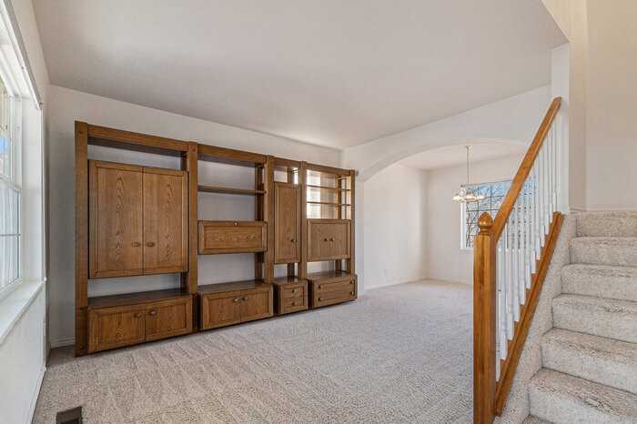 113 Overland Ct - Photo 5 of 20