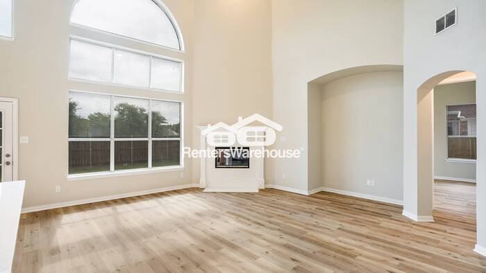 508 Lilac Ln - Photo 6 of 49