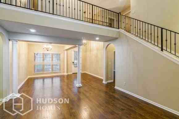 10123 Bloomsbury Ave - Photo 2 of 17