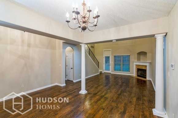 10123 Bloomsbury Ave - Photo 3 of 17