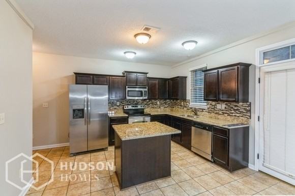 10123 Bloomsbury Ave - Photo 4 of 17