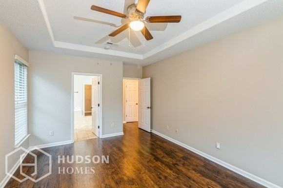 10123 Bloomsbury Ave - Photo 5 of 17