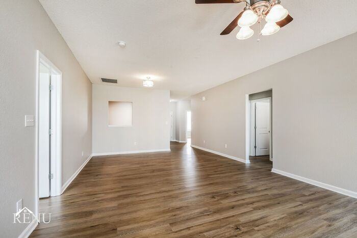 4258 Amesbury Pl - Photo 6 of 18